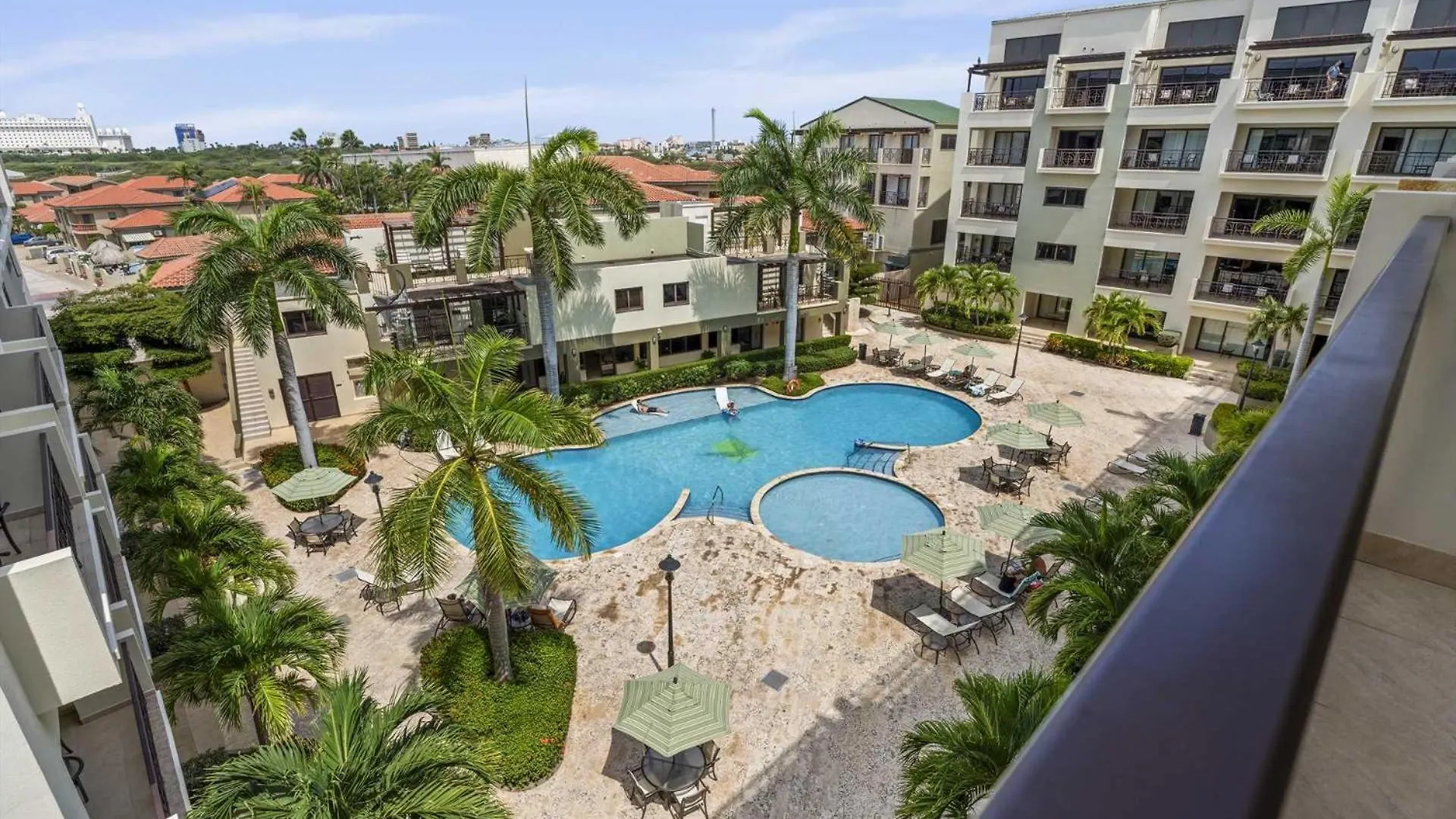 Pc410 - Pool View - Perfect For Families Or Group - Close To Palm Beach - 2Br